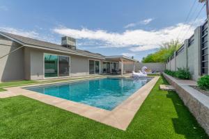 Πισίνα στο ή κοντά στο Desert Daze - Pool Heat Available - Fire pit & canal access