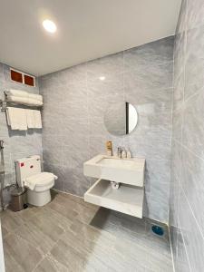 Un baño de Hali Hotel Da Lat 36 fotos más