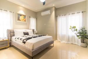 En eller flere senge i et værelse på Luxurious diamond + 51 billeder