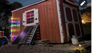 Budova, kde se kemp nachází