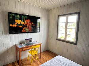 Μια τηλεόραση ή/και κέντρο ψυχαγωγίας στο Garibaldi Guest House