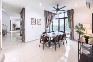 Φωτογραφία από το άλμπουμ του Luxury Villa Putrajaya 16 - Smarthome σε Πουτρατζάγια