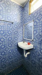 Ένα μπάνιο στο sunny's homestay