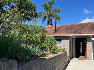 Κήπος έξω από το Garibaldi Guest House