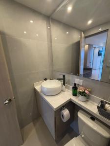 Vannituba majutusasutuses Beach Veronica Luxury Ocean View Apartment