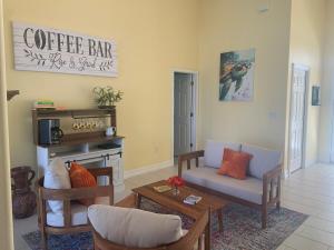 Foto de la galería de Sunsets Waterfront Saltwater Heated Pool Retreat en Punta Gorda