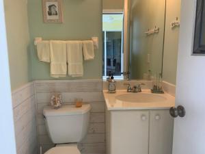 Foto de la galería de Sunsets Waterfront Saltwater Heated Pool Retreat en Punta Gorda