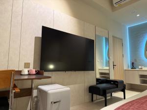 Μια τηλεόραση ή/και κέντρο ψυχαγωγίας στο Mr Petter