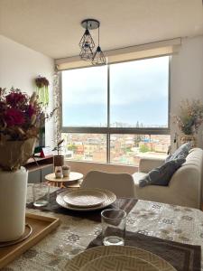 Χώρος καθιστικού στο Modern and comfortable apartment nearby Aairport