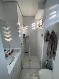 Gallery image of Charming apartment in Moinhos de Vento in Porto Alegre +18 photos