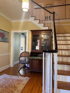 Fotografie z fotogalerie ubytování Classic Davidson Retreat 4BR Walk to Downtown v destinaci Davidson