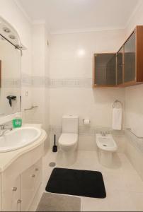 Et badeværelse på Airport lisbon station 777