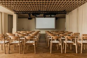 Бізнес-центр і / або конференц-зал в At Hotel 35