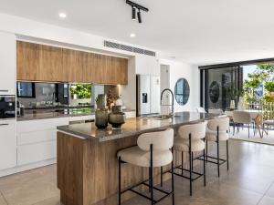 Kuchyň nebo kuchyňský kout v ubytování Avalon Resort Maroochydore