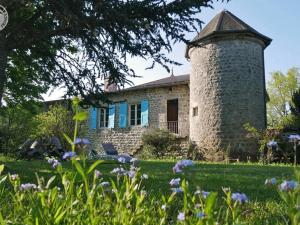 Zahrada ubytování Gîte de Caractère du XIIIe avec Cheminée et Jardin, WiFi - FR-1-496-55 + 25 fotografií