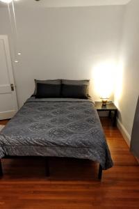 Postel nebo postele na pokoji v ubytování Wytheville Comfort Home