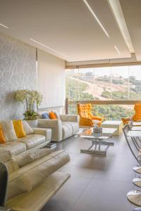 Χώρος καθιστικού στο SeaRenity, Your Urban Retreat