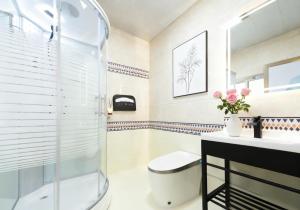 Ένα μπάνιο στο Dali Garden +48 φωτογραφίες