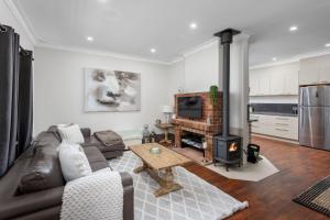 Nhà bếp/bếp nhỏ tại Dublin House- Dardanup