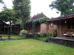 Zahrada ubytování Omah Mbah Mandor Yogyakarta