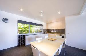 Kuchyň nebo kuchyňský kout v ubytování Baybliss Escape #4 - Adults Only + 36 fotografií