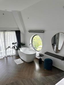 Koupelna v ubytování Sky View + 90 fotografií