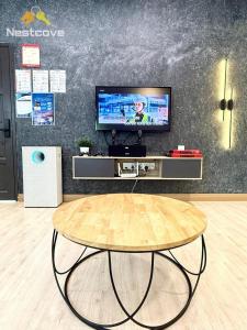 TV a/nebo společenská místnost v ubytování ADA Premium Luxury Villa in Klebang By Nestcove