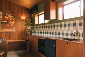 Kuchyň nebo kuchyňský kout v ubytování The Saltbush Inn