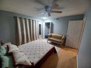 Giường trong phòng chung tại Vacation