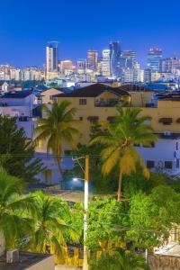 Linna Los Prados üldine vaade või majutusasutusest Elegant Downtown Stay pildistatud vaade