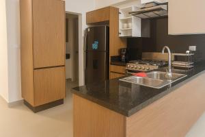 Köök või kööginurk majutusasutuses Elegant Downtown Stay