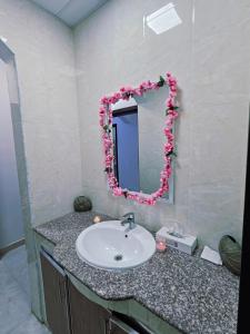 Ένα μπάνιο στο الحي التجاري نسائم صلاله للأجنحة والشقق الفاخرة Nassayem Salalah Hotel Apartments & Suites Downtown +43 φωτογραφίες