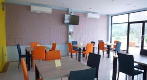 Χώρος καθιστικού στο C2U Hotel Uthai Thani