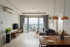 Posezení v ubytování Diamond Island Highfloor RiverView 8min to D1
