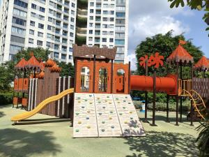 Herní místnost nebo prostor pro děti v ubytování Diamond Island Highfloor RiverView 8min to D1