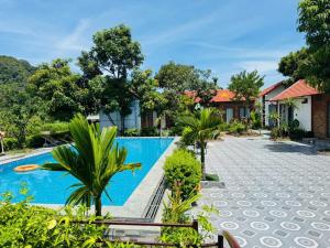 Bazén v ubytování Tam Coc Minh Quân Homestay nebo v jeho okolí