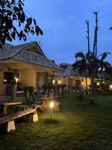 Κήπος έξω από το Saraburi Garden Resort