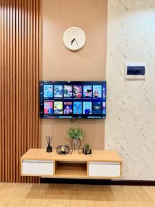 Μια τηλεόραση ή/και κέντρο ψυχαγωγίας στο Lafontana Hometel