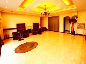 Gallery image of GreenTree Inn Hebei Qinhuangdao Peace Avenue Express Hotel in Qinhuangdao