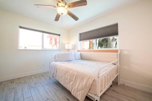 Кровать или кровати в номере 2bd 1ba Sunset 2 3Mins to Beach +17 фотографий