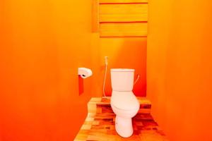 Koupelna v ubytování KAYJAY WILD WILPATTU