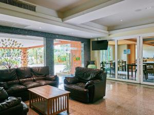 Χώρος καθιστικού στο Phuket Ecozy Hotel