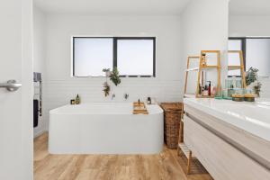 Ένα μπάνιο στο Mt Maude View