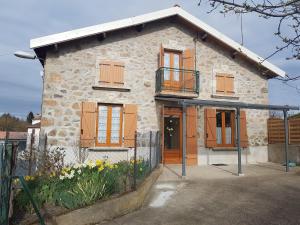 Το κτήριο όπου στεγάζεται  η παραθεριστική κατοικία