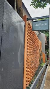 Fotografie z fotogalerie ubytování Villa Panda, Your Private Holiday Home in Malang! v destinaci Sengkaling + 33 fotografií