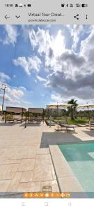 Bazén v ubytování Agriturismo Masseria Pallanzano CON PISCINA nebo v jeho okolí