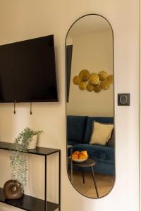 Μια τηλεόραση ή/και κέντρο ψυχαγωγίας στο Charming studio 2P- Montorgueil