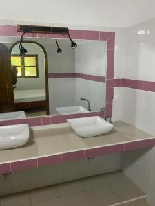 Ένα μπάνιο στο Maison Diamota