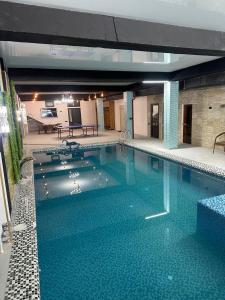 Swimmingpoolen hos eller tæt på MUXSIN Hotel