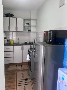 Η κουζίνα ή μικρή κουζίνα στο The shade